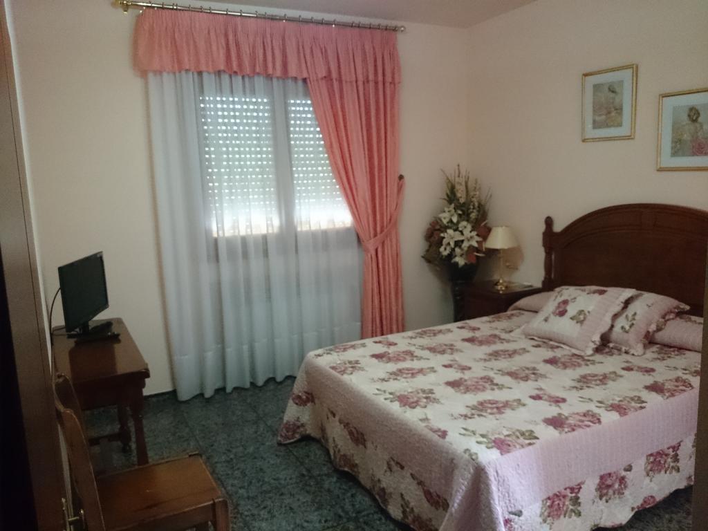 Hostal El Violi カルドナ エクステリア 写真