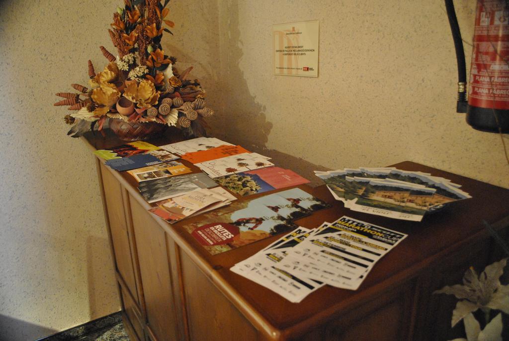 Hostal El Violi カルドナ エクステリア 写真